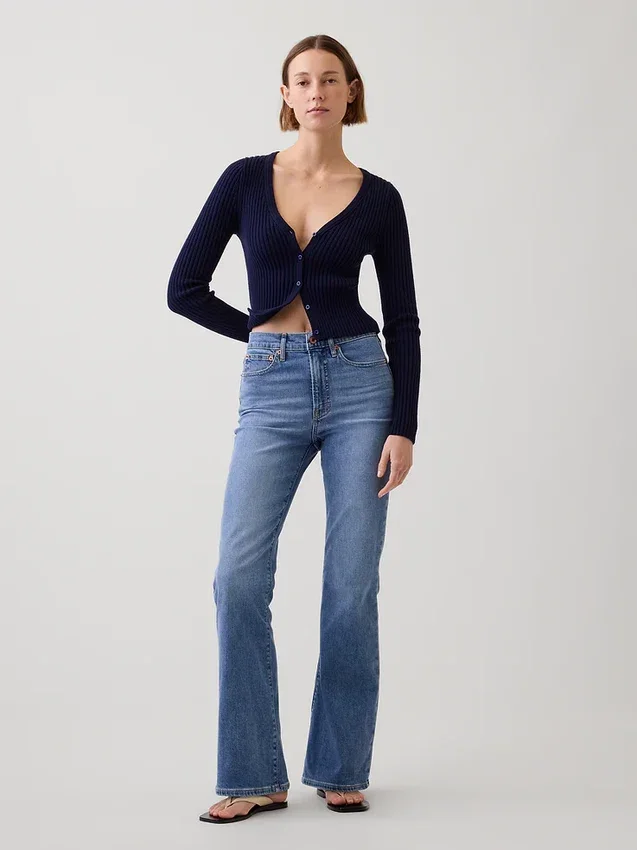 High-Rise-Flare-Jeans im 70er-Jahre-Stil