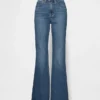 High-Rise-Flare-Jeans im 70er-Jahre-Stil