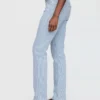 High-Rise-Jeans im 90er-Jahre-Stil mit schmalem, geradem Schnitt