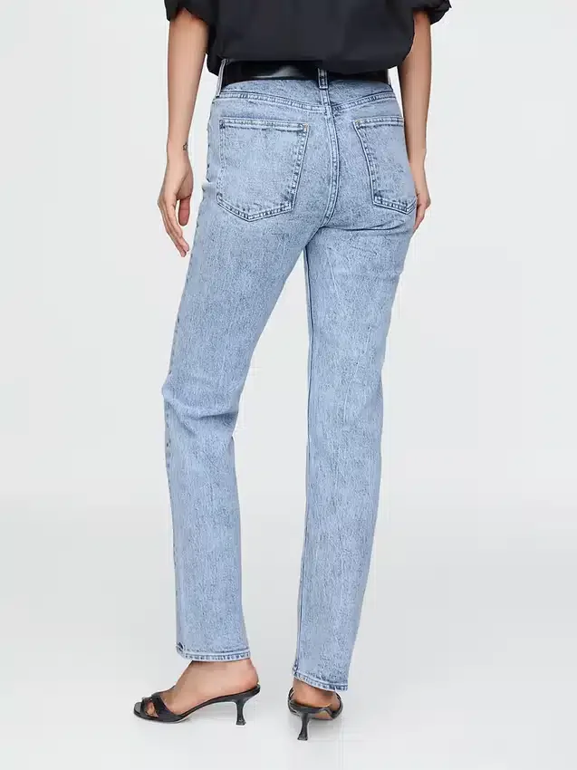 High-Rise-Jeans im 90er-Jahre-Stil mit schmalem, geradem Schnitt