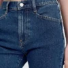 High-Rise-Jeans im 90er-Jahre-Stil mit schmalem, geradem Schnitt