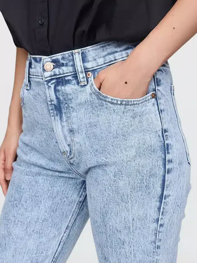 High-Rise-Jeans im 90er-Jahre-Stil mit schmalem, geradem Schnitt