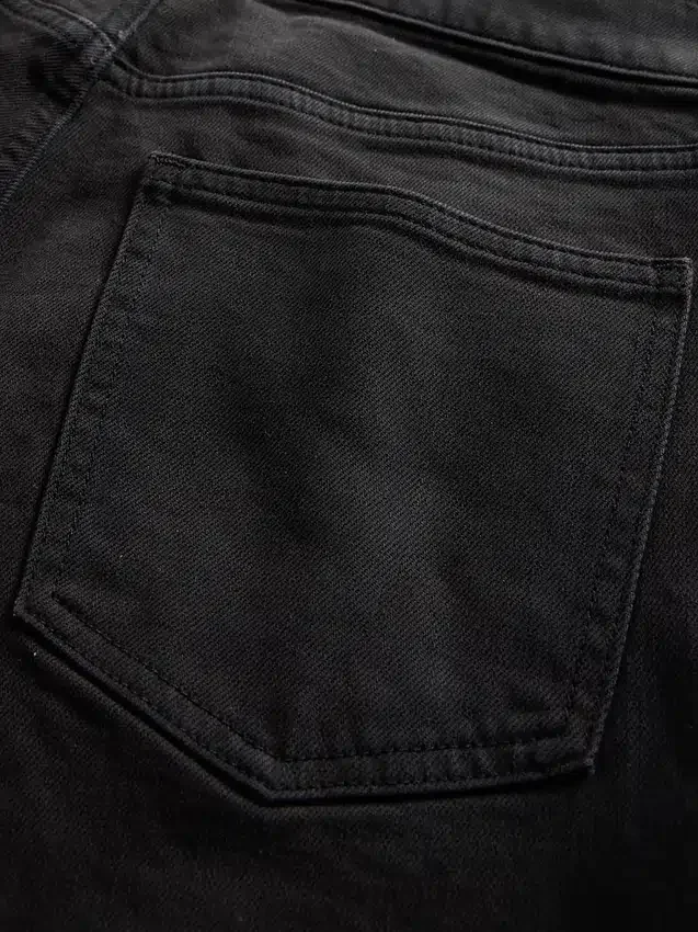 High-Rise-Jeans im 90er-Jahre-Stil mit schmalem, geradem Schnitt