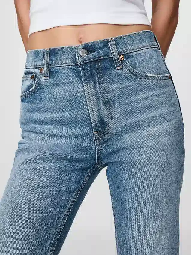 High-Rise-Jeans im 90er-Jahre-Stil mit schmalem, geradem Schnitt