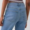 High-Rise-Jeans im 90er-Jahre-Stil, schmal geschnitten, gerade Beinschnitt, verkürzt
