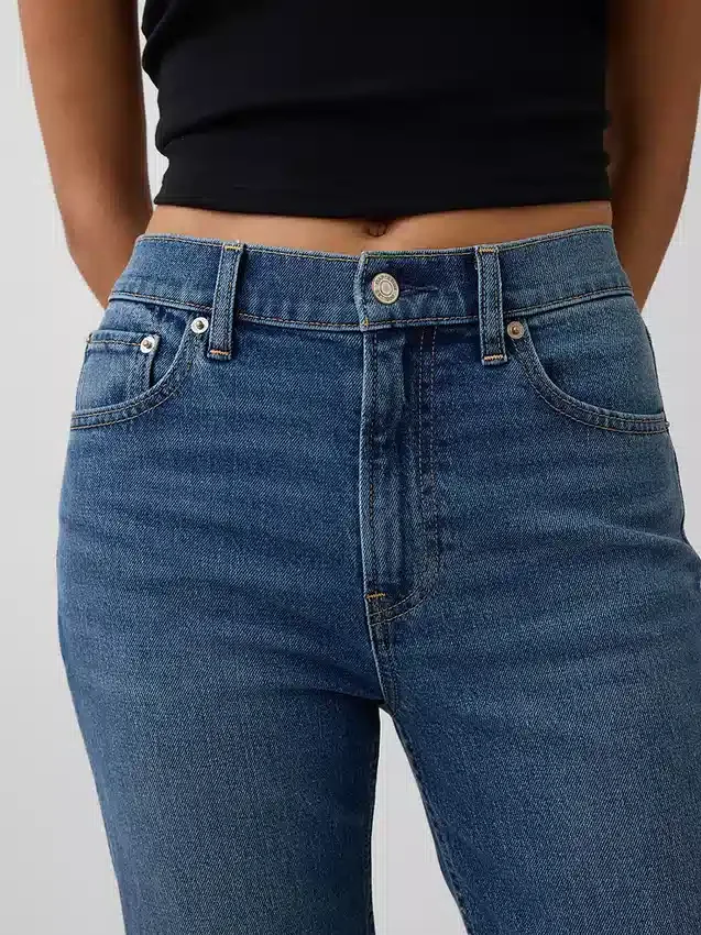 High-Rise-Jeans im 90er-Jahre-Stil, schmal geschnitten, gerade Beinschnitt, verkürzt