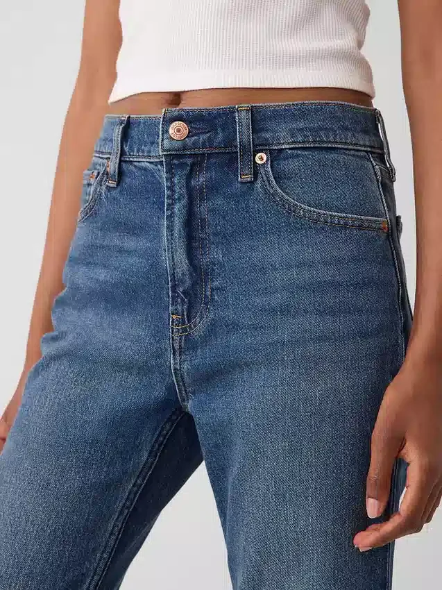 High-Rise-Jeans im 90er-Jahre-Stil, schmal geschnitten, gerade Beinschnitt, verkürzt