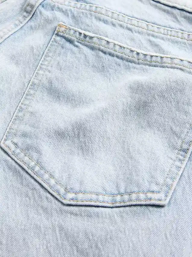 High-Rise-Jeans im 90er-Jahre-Stil, schmal geschnitten, gerade Beinschnitt, verkürzt