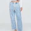 High-Rise-Jeans im Easy-Barrel-Schnitt
