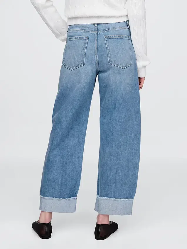 High-Rise-Jeans mit Umschlag