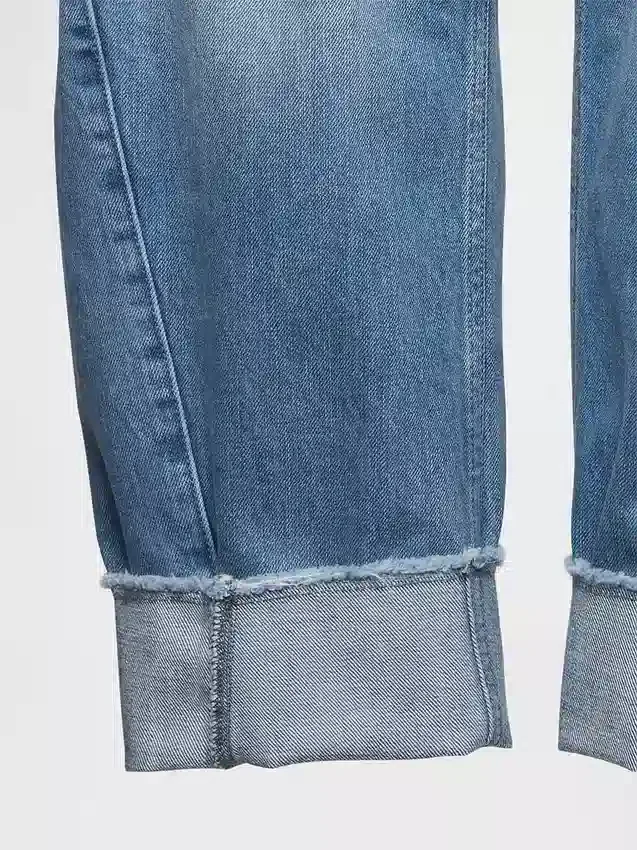 High-Rise-Jeans mit Umschlag