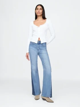 Hoch geschnittene 70er-Jahre-Flare-Jeans mit Aufnähern