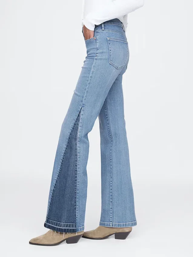Hoch geschnittene 70er-Jahre-Flare-Jeans mit Aufnähern