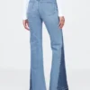 Hoch geschnittene 70er-Jahre-Flare-Jeans mit Aufnähern