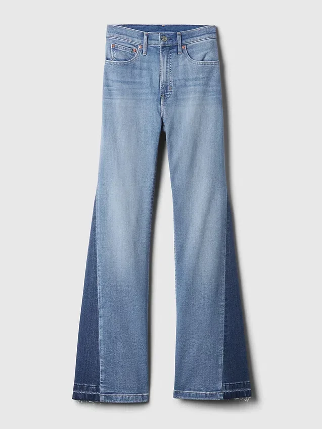Hoch geschnittene 70er-Jahre-Flare-Jeans mit Aufnähern