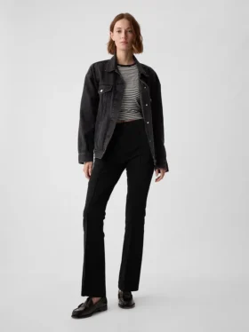 Hoch taillierte Bistretch-Hose mit ausgestelltem Bein