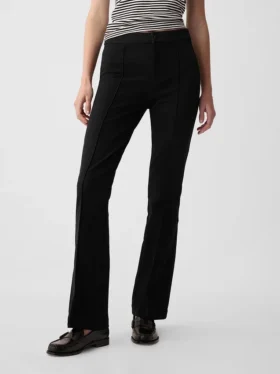 Hoch taillierte Bistretch-Hose mit ausgestelltem Bein