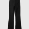 Hoch taillierte Bistretch-Hose mit ausgestelltem Bein
