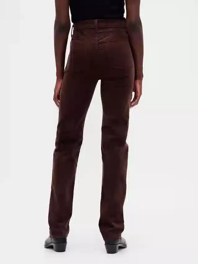Hoch taillierte Cord-Jeans im 90er-Jahre-Stil, schmal und gerade geschnitten