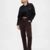 Hoch taillierte Cord-Jeans im 90er-Jahre-Stil, schmal und gerade geschnitten