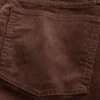 Hoch taillierte Cord-Jeans im 90er-Jahre-Stil, schmal und gerade geschnitten