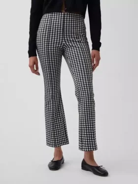 Hoch taillierte, kurz geschnittene Hose aus Doppelstrick