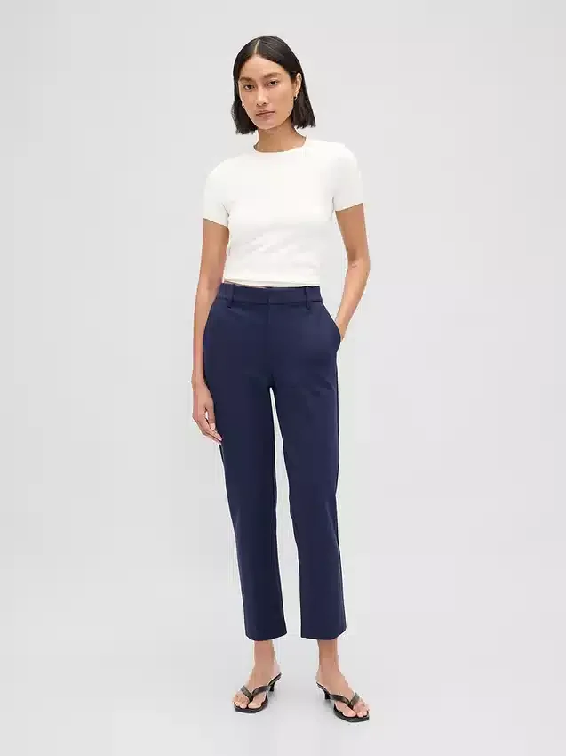 Hoch taillierte, schmal geschnittene Crop-Hose aus Doppelstrick