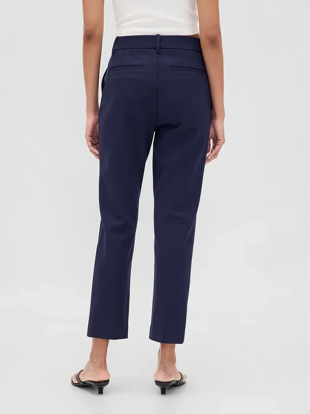 Hoch taillierte, schmal geschnittene Crop-Hose aus Doppelstrick
