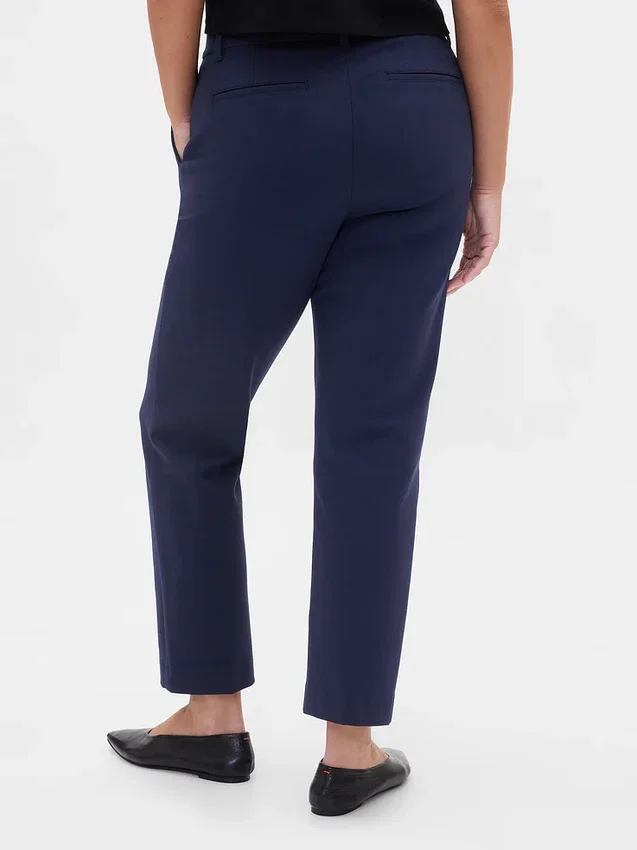 Hoch taillierte, schmal geschnittene Crop-Hose aus Doppelstrick
