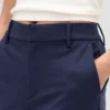 Hoch taillierte, schmal geschnittene Crop-Hose aus Doppelstrick