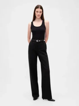 Hoch taillierte, weit geschnittene Hose aus Doppelstrick