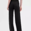 Hoch taillierte, weit geschnittene Hose aus Doppelstrick