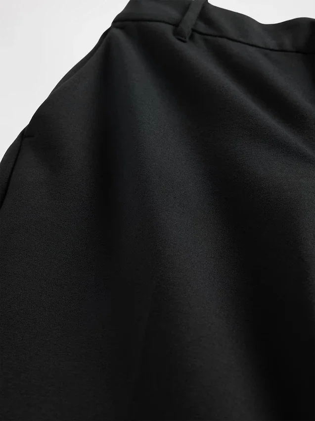 Hoch taillierte, weit geschnittene Hose aus Doppelstrick