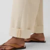 Hoch taillierte, weit geschnittene Knöchellange Jeans