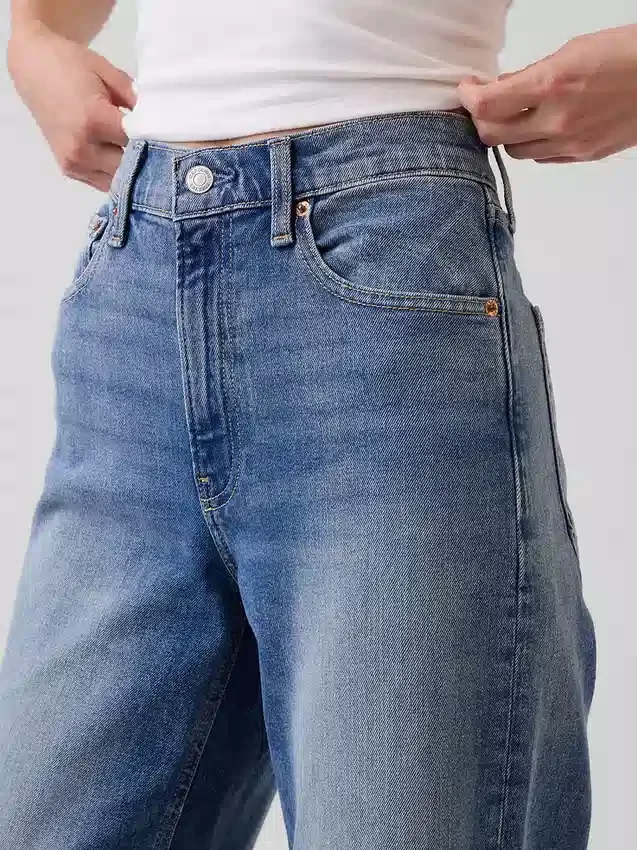 Hoch taillierte, weit geschnittene Knöchellange Jeans