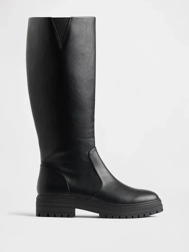 Hohe Stiefel aus veganem Leder mit Profilsohle