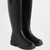 Hohe Stiefel aus veganem Leder mit Profilsohle