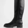 Hohe Stiefel aus veganem Leder mit Profilsohle