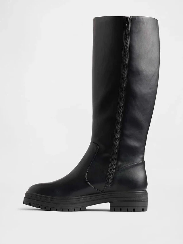 Hohe Stiefel aus veganem Leder mit Profilsohle