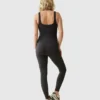 Ingrid und Isabel – der lange schwarze Active-Unitard-Jumpsuit in Umstandsmode