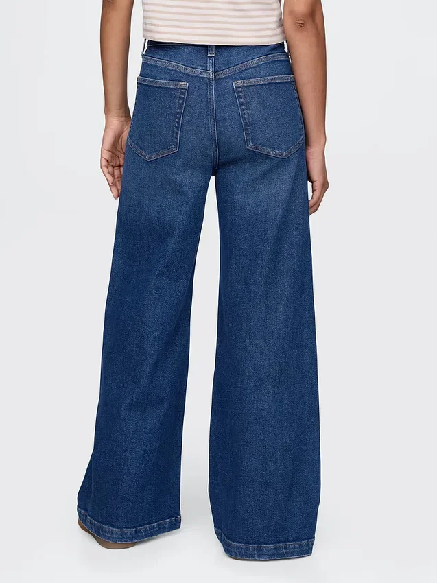 Jeans mit extra hoher Leibhöhe und weitem Bein