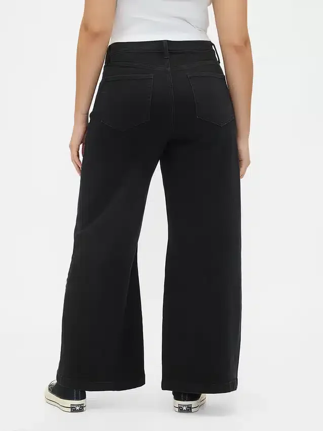 Jeans mit extra hoher Leibhöhe und weitem Bein