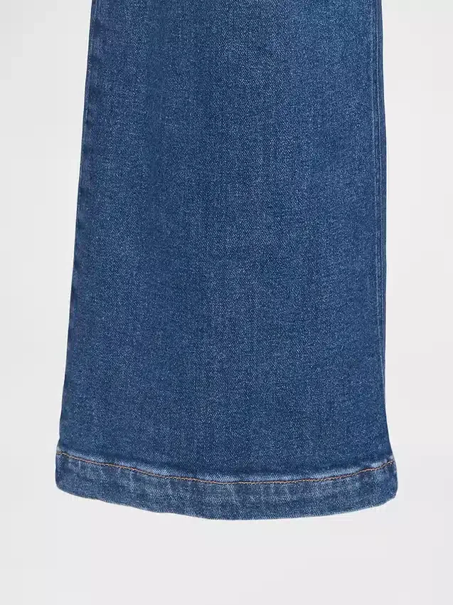 Jeans mit extra hoher Leibhöhe und weitem Bein