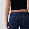 Jeans mit extra niedriger Leibhöhe, lang und schmal geschnitten