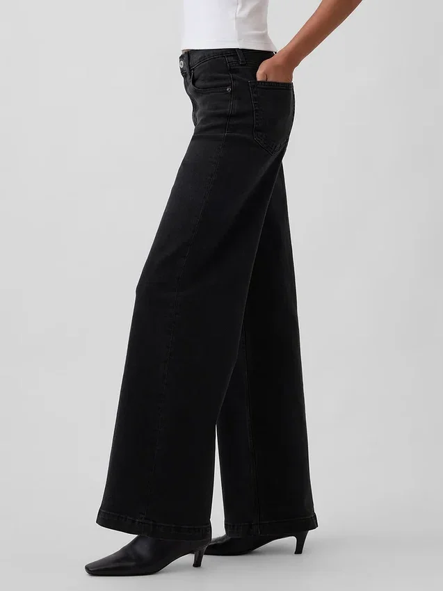 Jeans mit hoher Leibhöhe und weitem Bein
