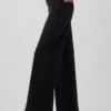 Jeans mit hoher Leibhöhe und weitem Bein