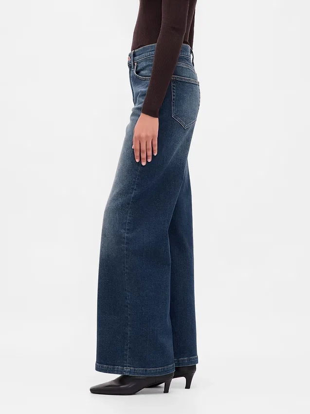 Jeans mit hoher Leibhöhe und weitem Bein