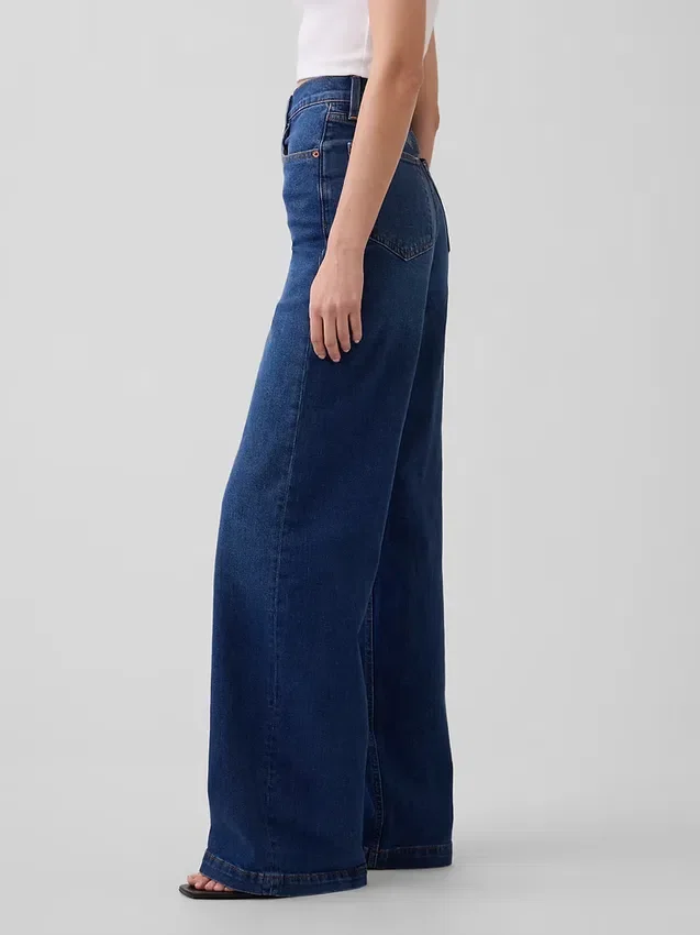 Jeans mit hoher Leibhöhe und weitem Bein