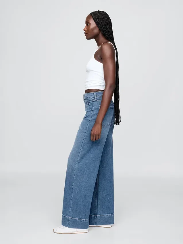 Jeans mit hoher Leibhöhe und weitem Bein