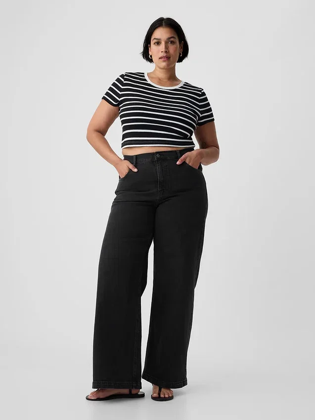 Jeans mit hoher Leibhöhe und weitem Bein